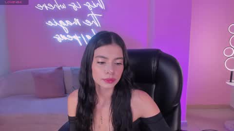 Snapshot of bellaconnor_ chatting on June 2026 05:19:02 AM Bella online show from June 2026 05:19:02 AM