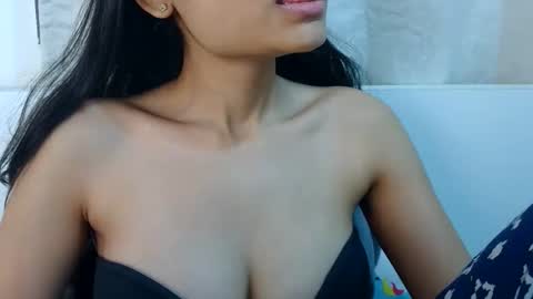 bellacrystall online show from January 2026 04:59:02 AM