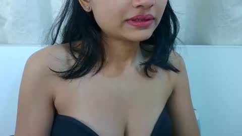 bellacrystall online show from February 2026 05:26:01 AM