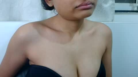bellacrystall online show from July 2026 06:45:01 PM