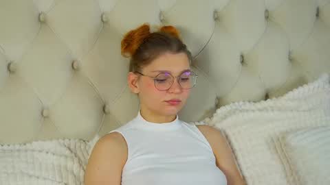 BellaMarebelle online show from November 2025 05:01:02 AM