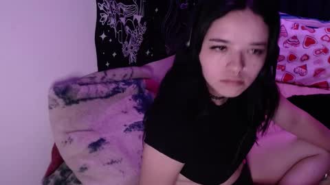 Snapshot of bellamontenegro22 chatting on December 2024 04:07:02 AM bella online show from December 2024 04:07:02 AM