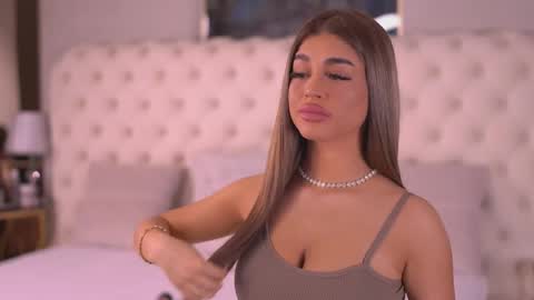 Bella online show from April 2026 06:16:02 PM