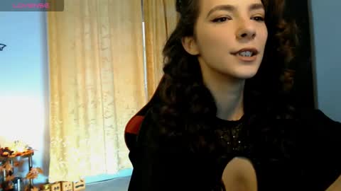 Snapshot of bellaqueen0701 chatting on October 2025 05:15:02 AM bellaqueen0701 online show from October 2025 05:15:02 AM