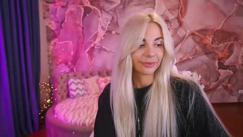 Bella online show from October 2025 02:04:02 AM