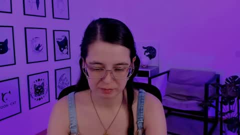 Snapshot of bellatrixllestrange chatting on February 2025 02:03:02 AM Bella. Ntmu online show from February 2025 02:03:02 AM