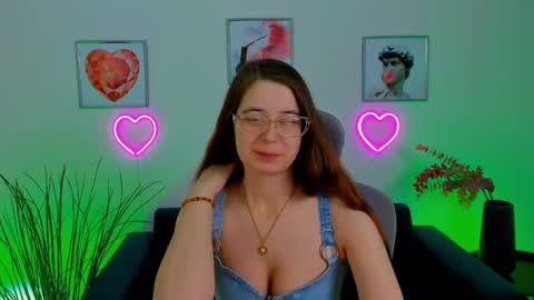 Snapshot of bellatrixllestrange chatting on February 2025 04:26:02 PM Bella. Ntmu online show from February 2025 04:26:02 PM