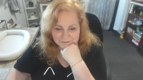 Snapshot of bellavoca chatting on November 2025 12:41:02 PM Bellavoca online show from November 2025 12:41:02 PM