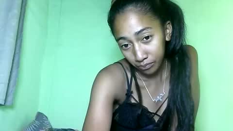 Snapshot of belle_annah chatting on April 2026 07:00:01 PM belle_annah online show from April 2026 07:00:01 PM