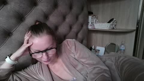 Amelia online show from September 2025 02:21:01 PM