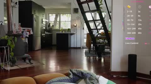 Snapshot of bellebabyboo chatting on November 2025 01:49:02 AM BELLE online show from November 2025 01:49:02 AM