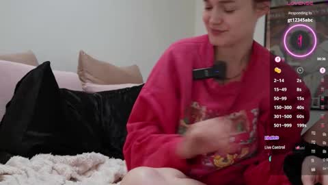 Snapshot of bellebabyboo chatting on December 2025 12:08:01 AM BELLE online show from December 2025 12:08:01 AM