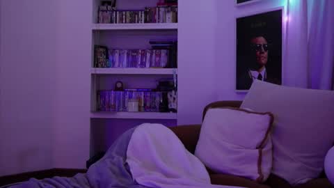 Snapshot of bellebabyboo chatting on December 2025 02:36:02 PM BELLE online show from December 2025 02:36:02 PM