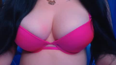 Snapshot of bellelovexx chatting on December 2024 03:26:01 AM Hello I am kind friendly and cute girl online show from December 2024 03:26:01 AM