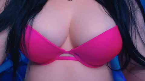 Snapshot of bellelovexx chatting on December 2024 06:33:02 AM Hello I am kind friendly and cute girl online show from December 2024 06:33:02 AM