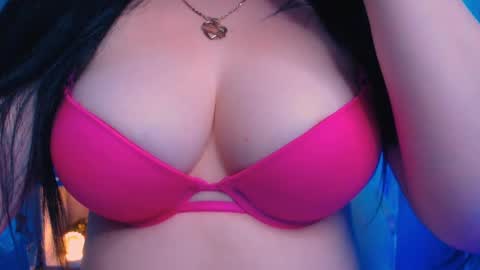 Snapshot of bellelovexx chatting on December 2024 09:19:02 AM Hello I am kind friendly and cute girl online show from December 2024 09:19:02 AM