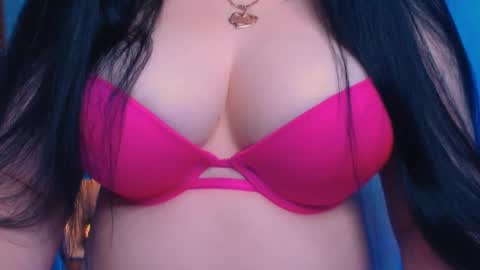 Snapshot of bellelovexx chatting on December 2024 10:45:02 AM Hello I am kind friendly and cute girl online show from December 2024 10:45:02 AM