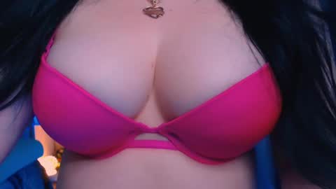Snapshot of bellelovexx chatting on January 2025 09:55:02 PM Hello I am kind friendly and cute girl online show from January 2025 09:55:02 PM