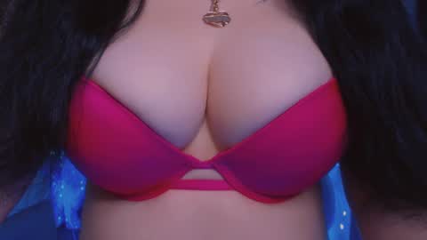 Snapshot of bellelovexx chatting on January 2025 11:36:02 PM Hello I am kind friendly and cute girl online show from January 2025 11:36:02 PM