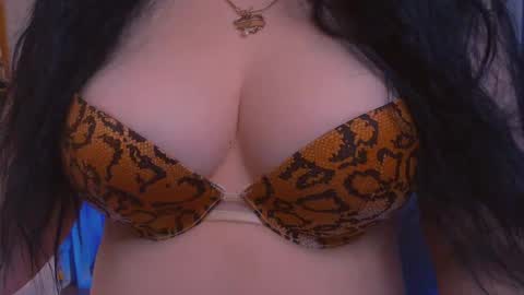 Snapshot of bellelovexx chatting on March 2025 11:53:02 AM Hello I am kind friendly and cute girl online show from March 2025 11:53:02 AM