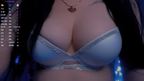 Snapshot of bellelovexx chatting on September 2025 09:49:02 PM Hello I am kind friendly and cute girl online show from September 2025 09:49:02 PM
