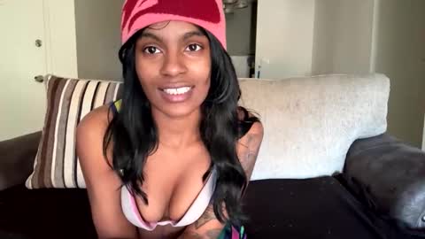 Snapshot of bellemoney chatting on January 2025 07:50:02 PM American Dream online show from January 2025 07:50:02 PM