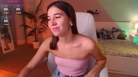 Snapshot of bellla_haddid chatting on September 2025 12:32:01 AM Bella online show from September 2025 12:32:01 AM