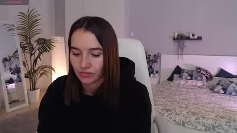 Snapshot of bellla_haddid chatting on September 2025 01:09:02 AM Bella online show from September 2025 01:09:02 AM