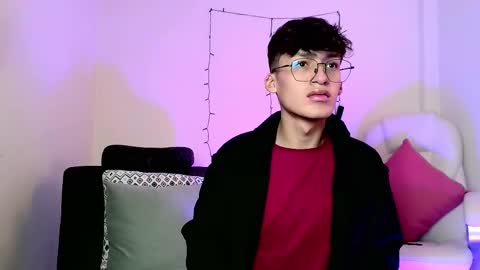 Neon online show from November 2025 11:21:01 AM