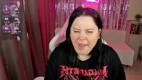 LinaBoo online show from April 2026 04:08:02 AM