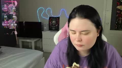 Snapshot of bellybooxo chatting on July 2026 10:02:01 AM LinaBoo online show from July 2026 10:02:01 AM