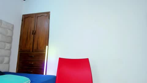    online show from November 2025 08:33:02 PM