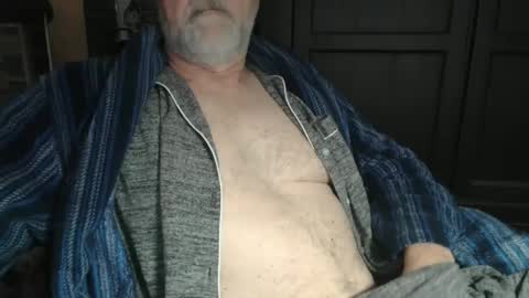 Snapshot of bendrinkin chatting on January 2025 10:19:01 AM bendrinkin online show from January 2025 10:19:01 AM