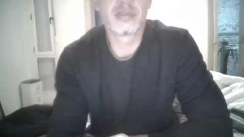 Snapshot of benedett22 chatting on December 2024 08:25:02 PM benedett22 online show from December 2024 08:25:02 PM