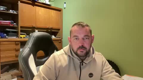 Snapshot of benochau chatting on April 2026 01:26:01 AM benochau online show from April 2026 01:26:01 AM