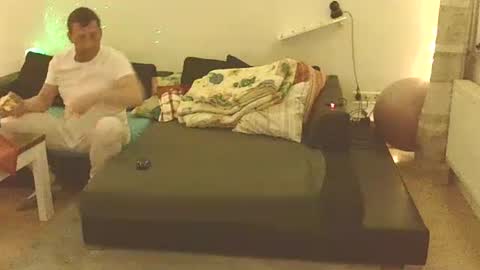 Benutzmich0800 online show from December 2024 10:16:01 PM