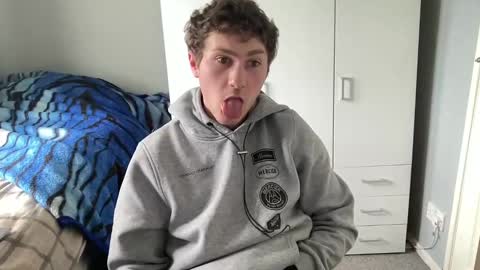 Snapshot of benwardle123 chatting on February 2025 02:46:02 PM READ MY BIO ---  --- READ MY BIO online show from February 2025 02:46:02 PM