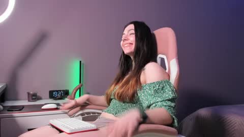 BeriesNiks online show from December 2024 12:26:01 PM