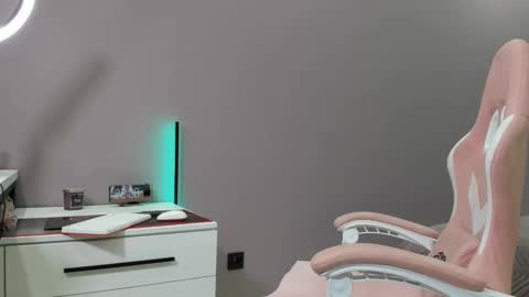 BeriesNiks online show from February 2025 02:58:02 PM