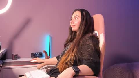 BeriesNiks online show from November 2025 07:05:01 PM