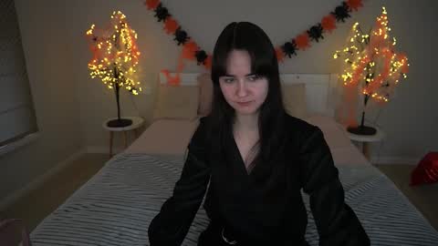 Snapshot of berrydiva chatting on October 2025 06:03:01 AM Violette online show from October 2025 06:03:01 AM