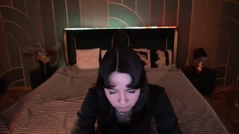 Snapshot of berrydiva chatting on November 2025 03:22:02 PM Violette online show from November 2025 03:22:02 PM