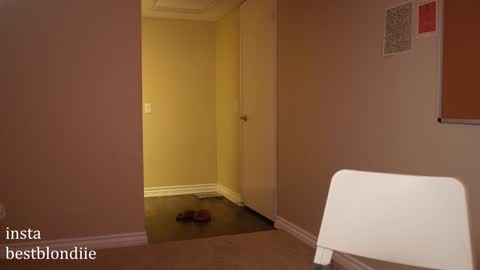 Snapshot of bestblondiiecb chatting on December 2024 11:34:02 PM Chloe Next stream on Friday online show from December 2024 11:34:02 PM