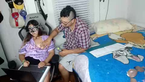 Snapshot of bestia_bella_sex chatting on September 2025 04:27:01 AM Rugal y angel online show from September 2025 04:27:01 AM