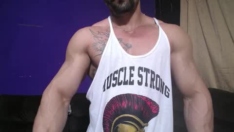 Snapshot of bestmuscle chatting on December 2024 10:03:02 PM bestmuscle online show from December 2024 10:03:02 PM