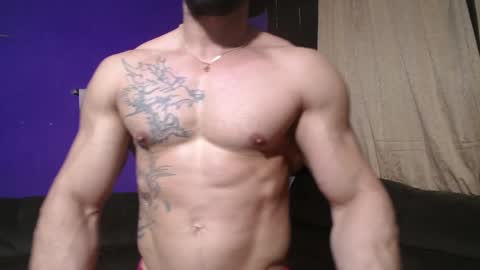 Snapshot of bestmuscle chatting on January 2025 10:05:01 PM bestmuscle online show from January 2025 10:05:01 PM