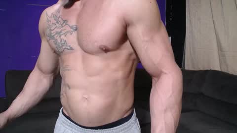 Snapshot of bestmuscle chatting on February 2025 03:40:01 AM bestmuscle online show from February 2025 03:40:01 AM