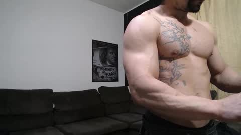Snapshot of bestmuscle chatting on October 2025 12:18:02 AM bestmuscle online show from October 2025 12:18:02 AM