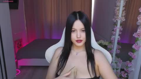 Snapshot of betty__davvis chatting on October 2025 12:13:02 PM Betty online show from October 2025 12:13:02 PM