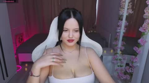 Snapshot of betty__davvis chatting on October 2025 01:22:01 PM Betty online show from October 2025 01:22:01 PM